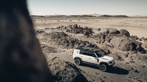 Le Defender partenaire officiel du Dakar 2026 : à l'œuvre dans le désert