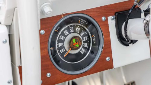 Un Ford Bronco sans freins avant est mis aux enchères