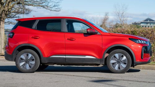 211 CV, híbrido, y desde 19.990 € con descuento, para esta oferta del EBRO s400