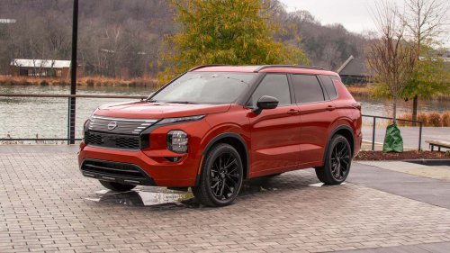 The Nissan Rogue Plug-In Hybrid Fills a Gap. But for How Long? Review