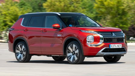Grandis y Outlander: los SUV electrificados de Mitsubishi para la RFEC