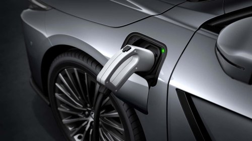Lexus ES 2026: la berlina electrificada, ya a la venta en España