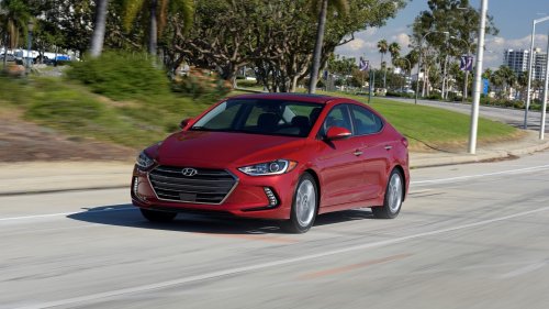 Hyundai, Mom Gets Oil Change For Teen’s 2017 Hyundai Elantra. Then It Burns Through the Oil In Less Than 2 Months