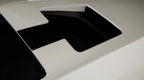 Lamborghini Bravo, un icono italiano con interior de Alcantara
