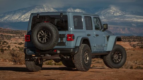 Jeep, Jeep Driver Goes to Florida Target. Then She Sees One of Those Red Balls On the Loose, Wreaking Havoc In the Parking Lot
