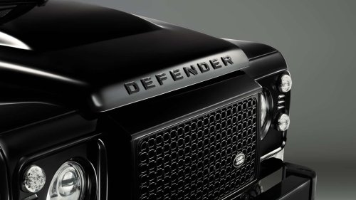 Land Rover, Rover, Land Rover Spends 300 Hours Painting a Classic Defender V-8