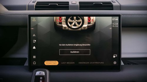 Land Rover Defender P300e im Test: Sanftmütiger Offroad-Gigant