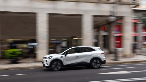 Mitsubishi Grandis 2025, al volante del SUV familiar urbano electrificado