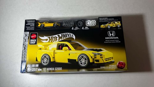 Así es el Honda S2000 de Hot Wheels y Brick Shop de Mattel