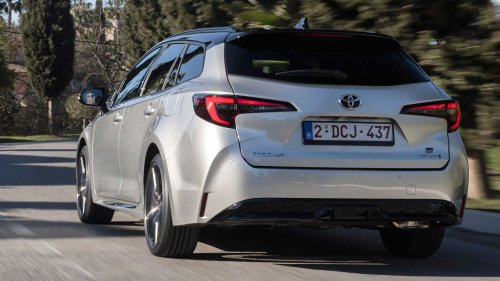 Sólo 4,5 l/100 km y 598 litros de maletero: el mejor Toyota para familias