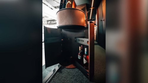 Sensación de yate en una Mercedes Sprinter: esta camper es puro lujo