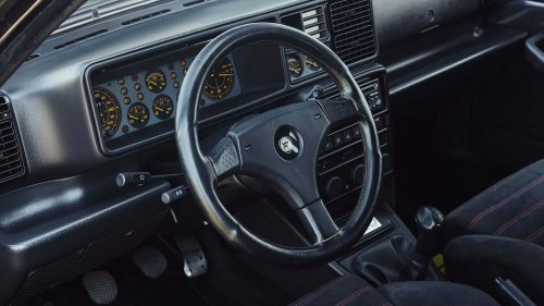 Lancia, Este Lancia Delta HF Integrale negro, de Vasco Rossi, está en venta