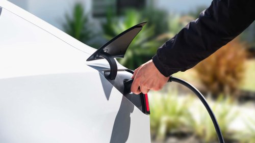 Tesla, La conduite autonome de Tesla en route vers l’homologation en Europe