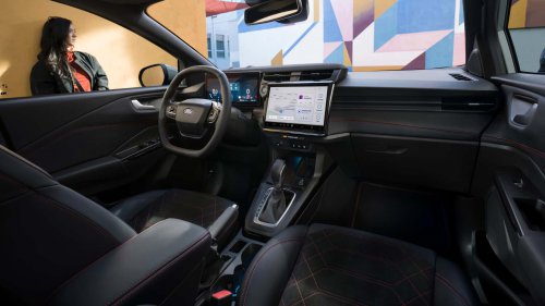 Jeep Avenger vs. Ford Puma, duelo entre SUV híbridos y eléctricos