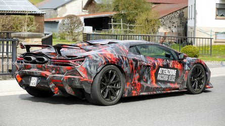 Lamborghini, Lamborghini Revuelto SV erwischt: Mehr als 1.100 PS im System?