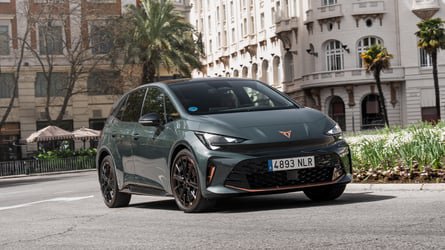 Al volante del esperado CUPRA Born  VZ 2026: con 326 CV y batería de 79 kWh