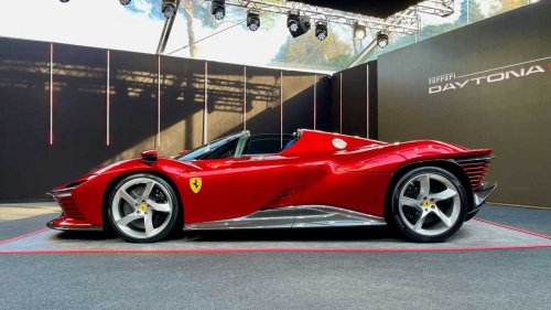 Ferrari, Merek Dagang Ferrari Isyaratkan Dua Edisi Khusus Baru
