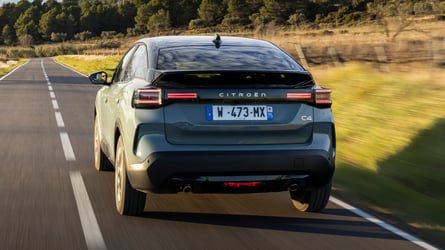 El SEAT León, en problemas por el precio del Citroën C4 Hybrid