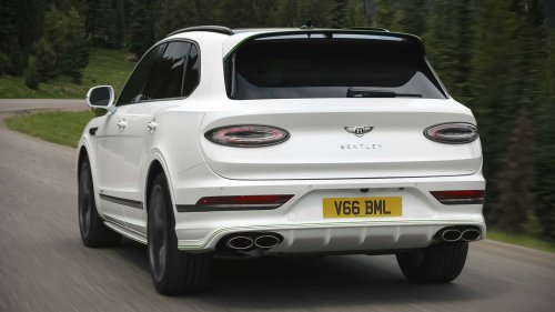 Mercedes, ‘My Mercedes Supposedly Has That': Traffic Light Expert Says Bentleys Can Predict When Lights Change Green. It Works—But How