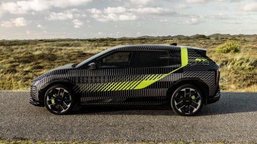 Le crossover compact sportif de Kia dans les premières photos officielles