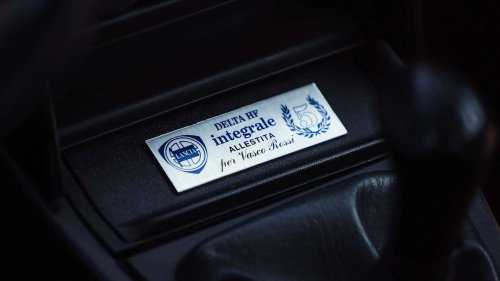 Este Lancia Delta HF Integrale negro, de Vasco Rossi, está en venta