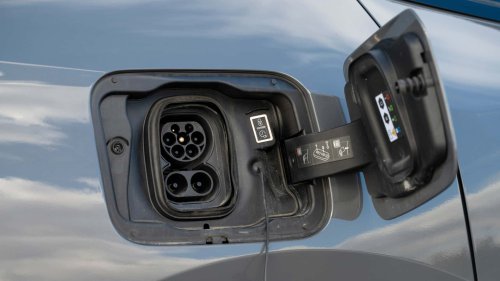 210 CV y 453 km de autonomía, para este crossover coupé de imagen deportiva