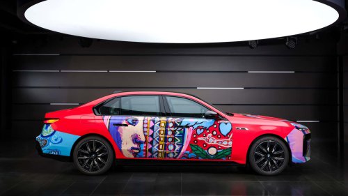 BMW i7 als mobile Leinwand auf der Frieze Seoul 2025