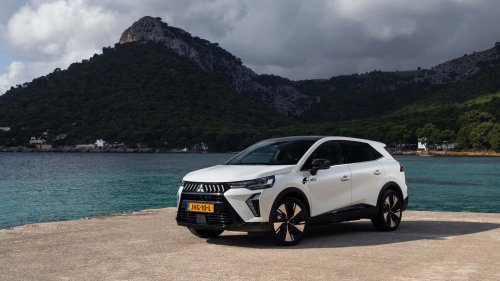 Mitsubishi Grandis 2025, al volante del SUV familiar urbano electrificado