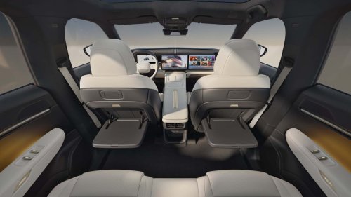 Volkswagen, Volkswagen Gives China The Massive Screens It Craves