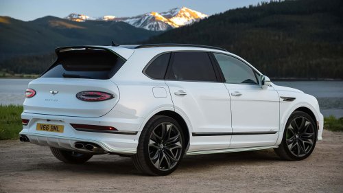 ‘My Mercedes Supposedly Has That': Traffic Light Expert Says Bentleys Can Predict When Lights Change Green. It Works—But How