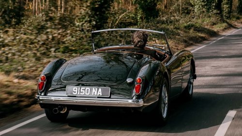 Restomod MGA Ini Memiliki Jiwa Miata, Hasilnya Brilian