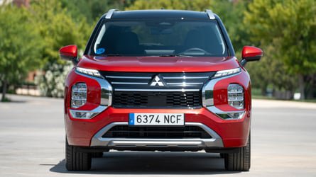 Grandis y Outlander: los SUV electrificados de Mitsubishi para la RFEC