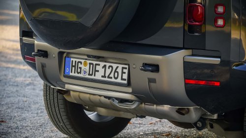 Land Rover Defender P300e im Test: Sanftmütiger Offroad-Gigant