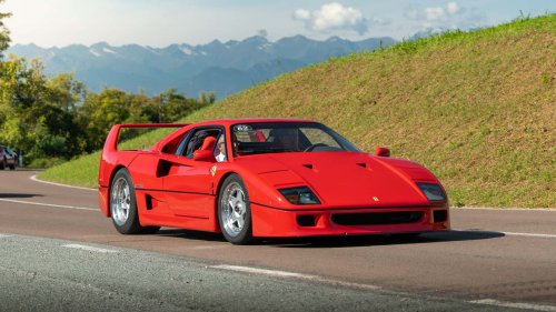 Encore un trophée pour la Ferrari F40