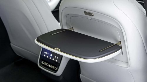 Al volante del Xpeng P7+ 2026, una berlina eléctrica oriental de representación