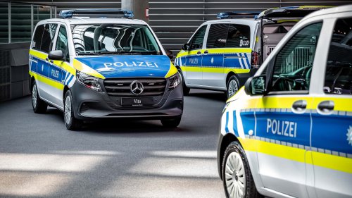 Mercedes | Die Hunde der Polizei München fahren jetzt Mercedes Vito