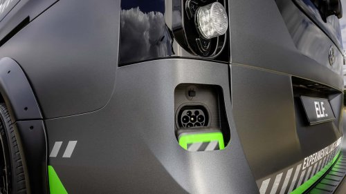 Mercedes-Benz experimenta con la carga rápida, bidireccional y sin cables