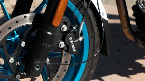 Royal Enfield Guerrilla 450, una naked para iniciarse con estilo