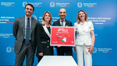 Un nuevo sello celebra el centenario de Ducati