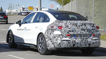 Mercedes, Die Elektro-C-Klasse von Mercedes verliert an Tarnung