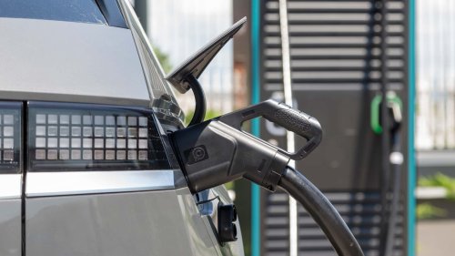 La Banque Postale se lance dans le leasing automobile avec une offre multimarque