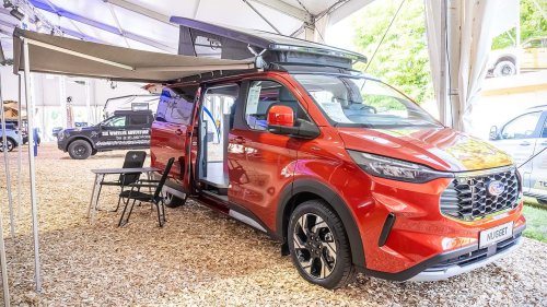 Ford Nugget celebra sus 40 años con una camper especial retro