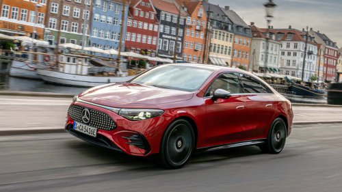 Mercedes-Benz CLA 2025: conducimos la cautivadora berlina