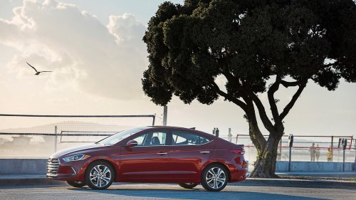 Mom Gets Oil Change For Teen’s 2017 Hyundai Elantra. Then It Burns Through the Oil In Less Than 2 Months