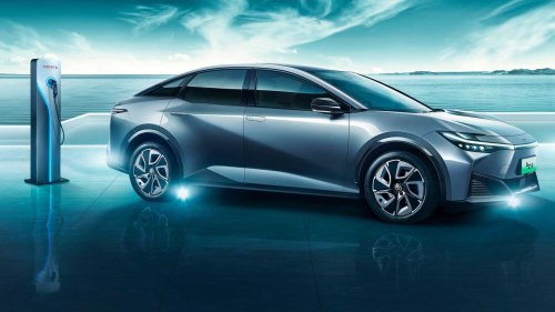Toyota, Mobil Listrik BYD, BYD, Toyota 'Terkejut' dengan Kecepatan Pengembangan Mobil Listrik BYD