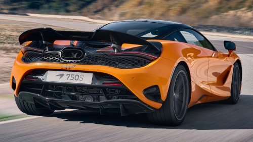 El primer SUV de McLaren llegará en 2028 con un V8 electrificado