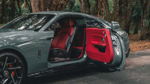 Rolls-Royce, Review Rolls-Royce Spectre Black Badge