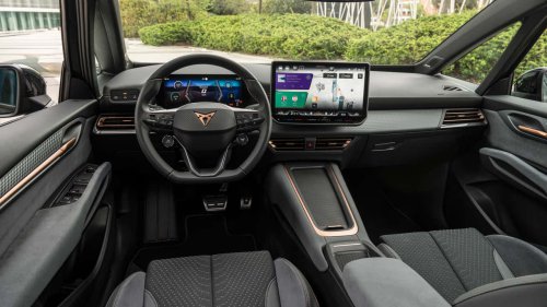 Al volante del esperado CUPRA Born  VZ 2026: con 326 CV y batería de 79 kWh