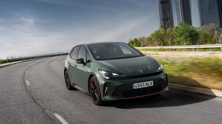 Al volante del esperado CUPRA Born  VZ 2026: con 326 CV y batería de 79 kWh