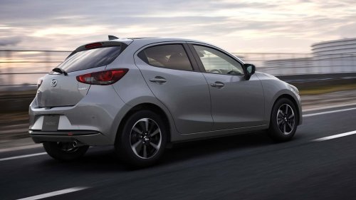 El Mazda2 se renueva así... en Japón